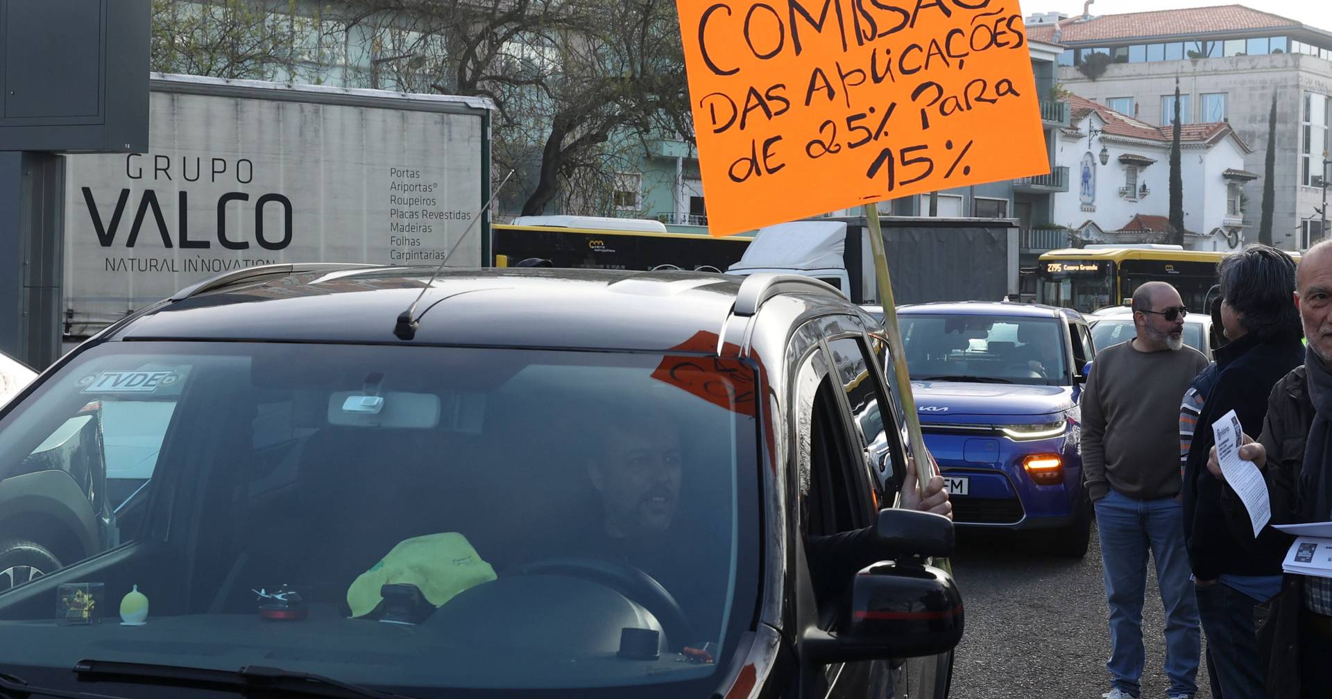 Motoristas de TVDE manifestam-se em Lisboa por regulação e valor mínimo por quilómetro
