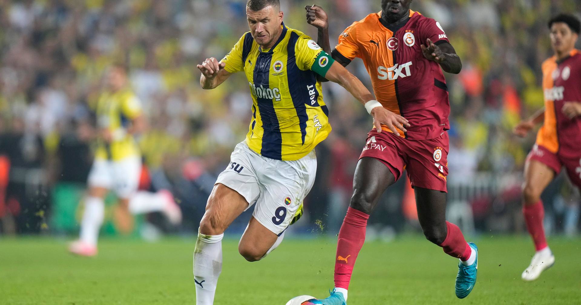 Dérbi entre Fenerbahçe e Galatasaray vai ser arbitrado por árbitro estrangeiro