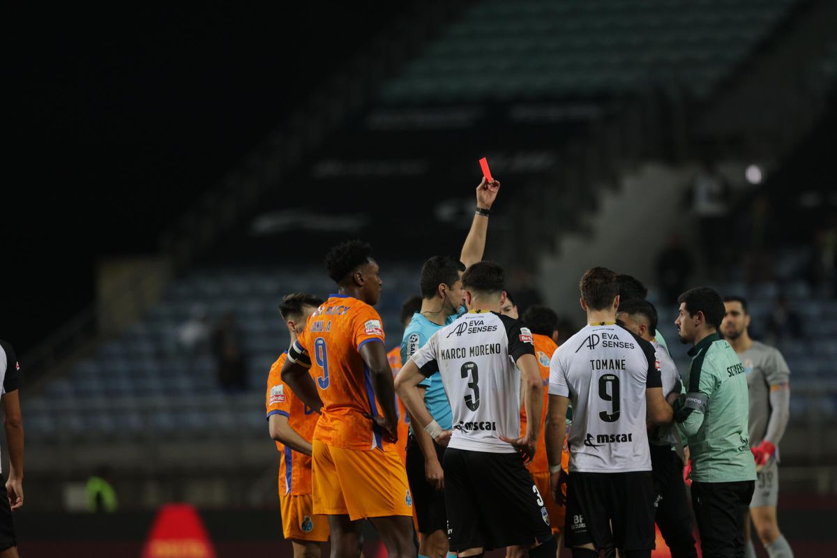Farense: Zé Carlos fez luxação no ombro esquerdo