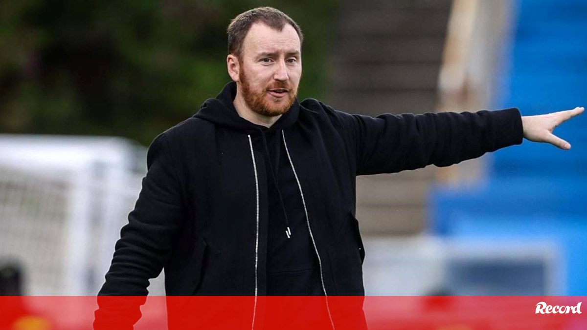 Ian Cathro insiste em caso de racismo e reage ao comunicado do Nacional: «Absurdo» – Estoril