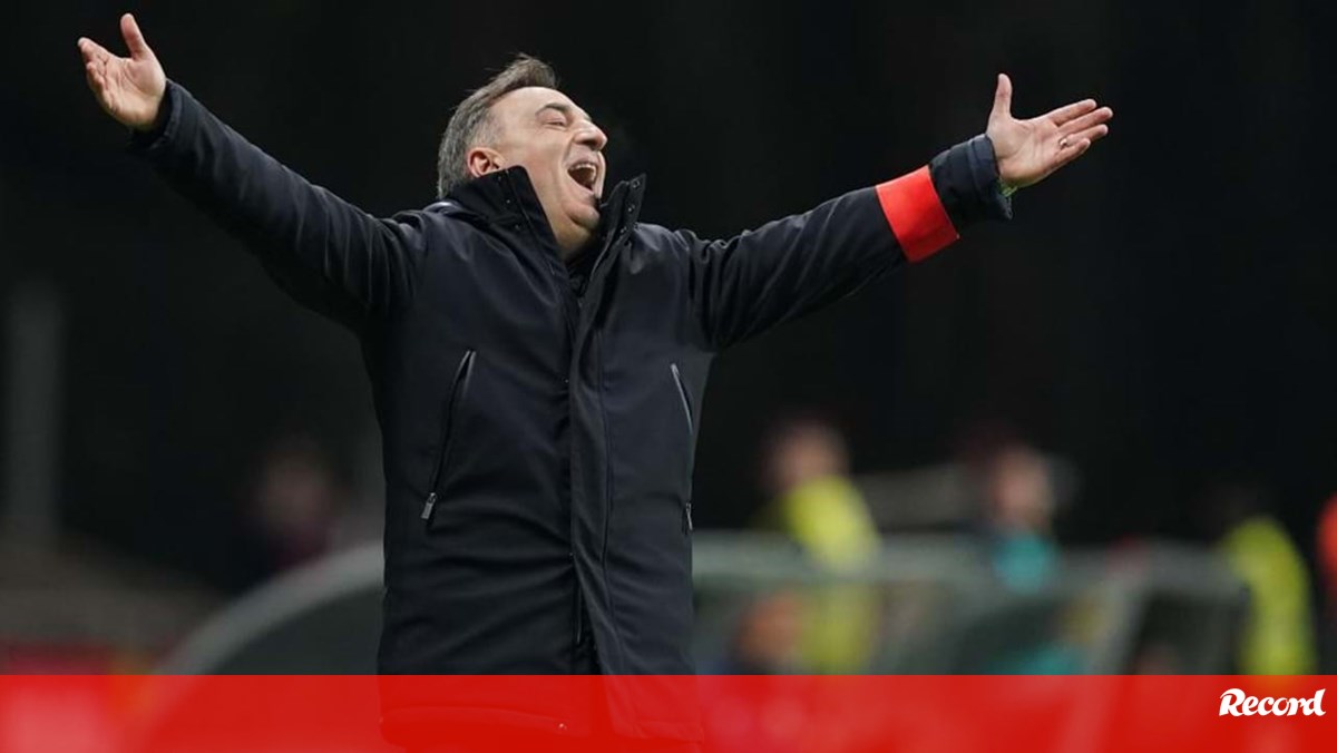 Carlos Carvalhal: «Caímos, mas caímos de pé» – Sp. Braga