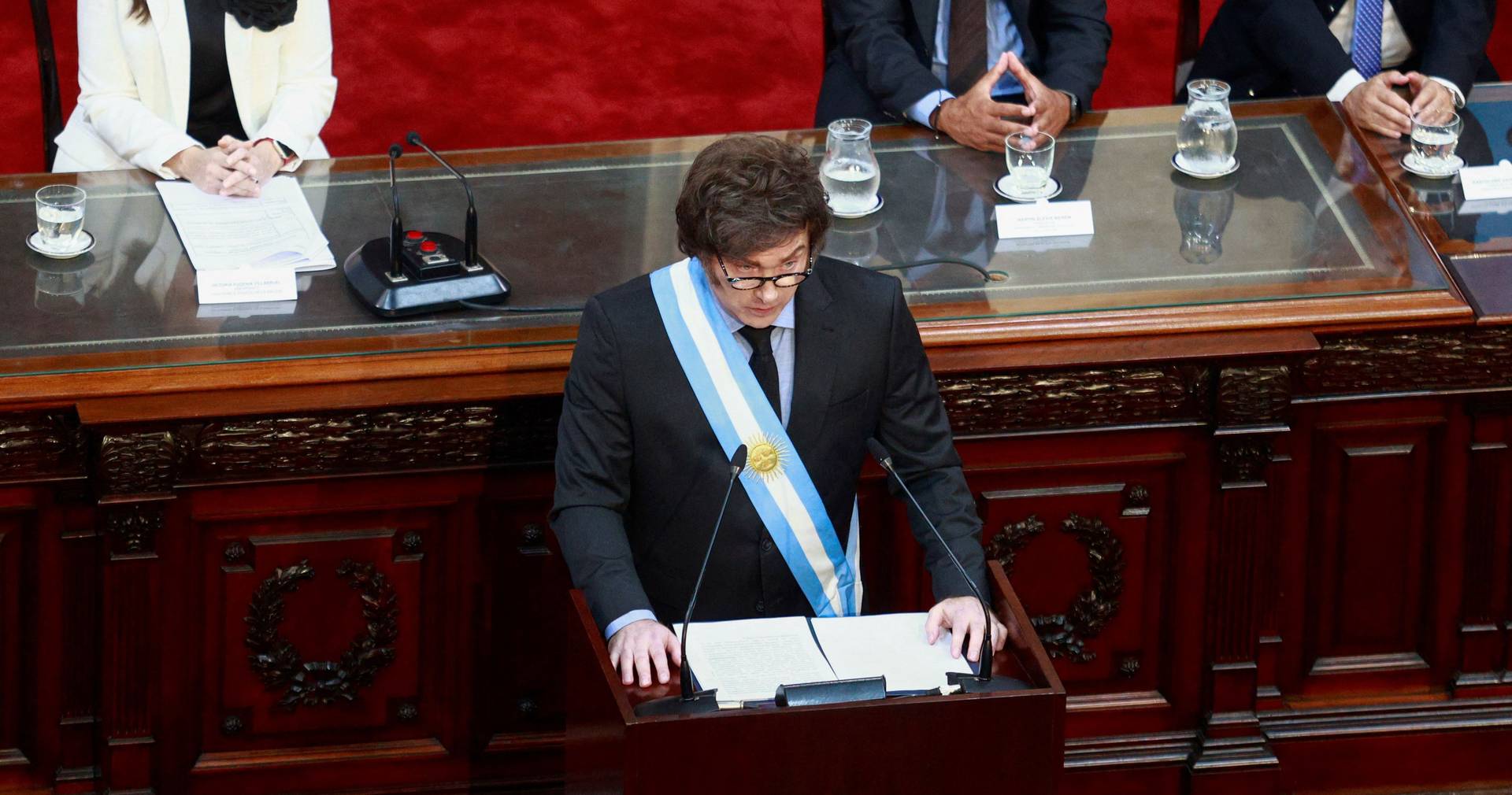 Javier Milei ameaça retirar Argentina do Mercosul e assinar acordo de comércio livre com EUA