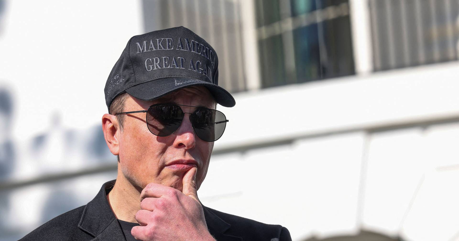 Musk recebe apoio de Trump na na Casa Branca e promete duplicar produção da Tesla