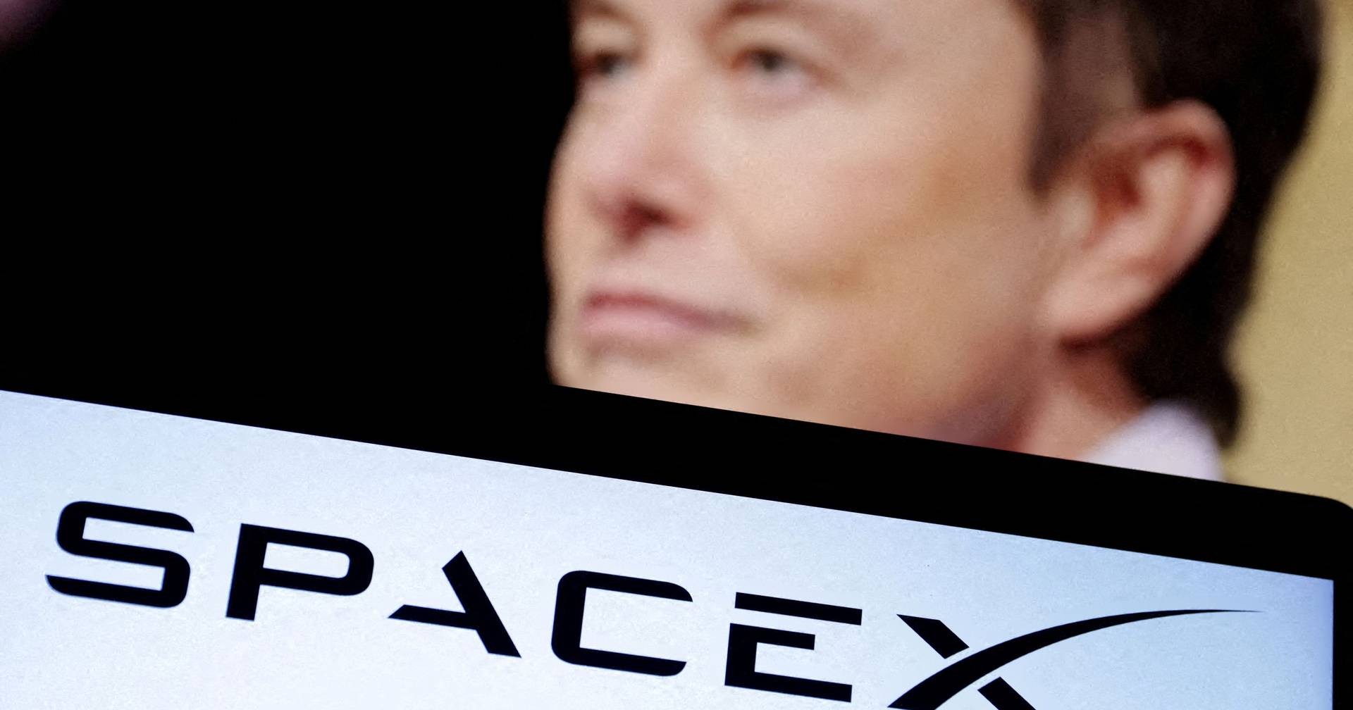 SpaceX lança voo para resgatar astronautas retidos na Estação Espacial Internacional