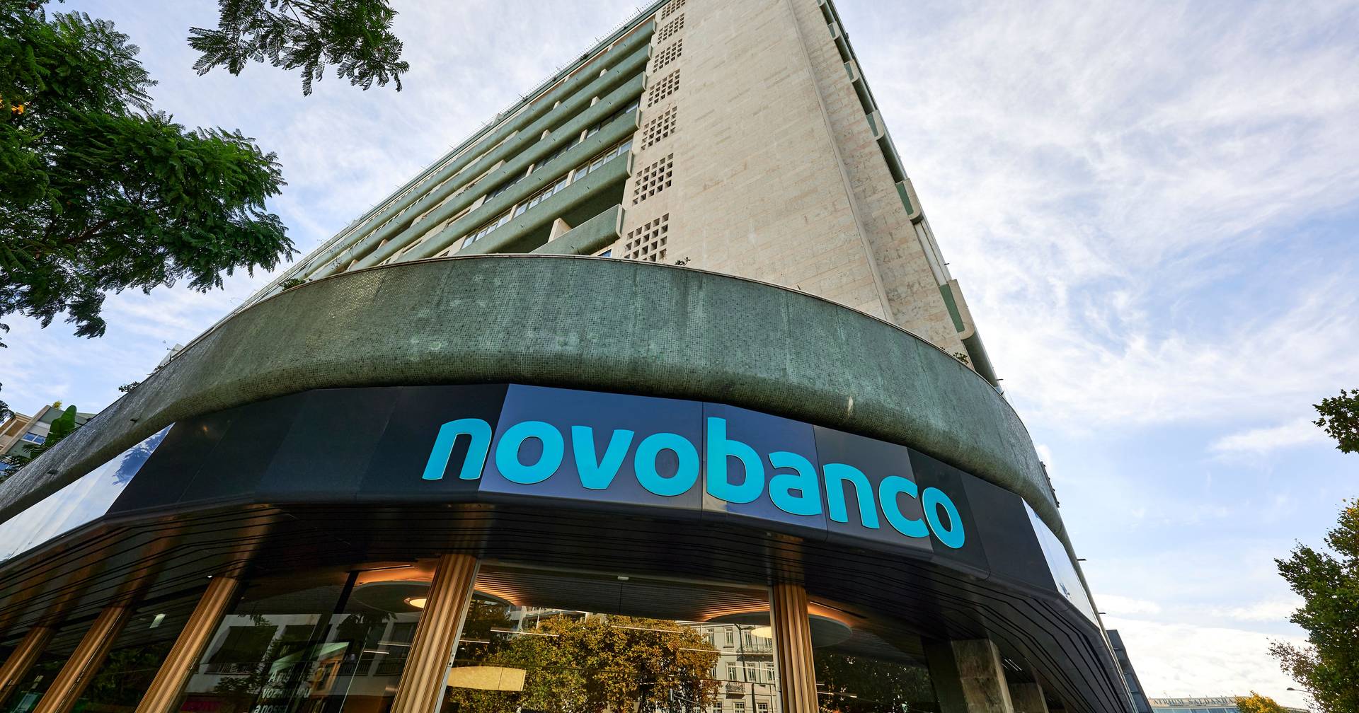 Gestor da Lone Star vende quinta do Novo Banco no Meco à mulher a “preço de saldo”