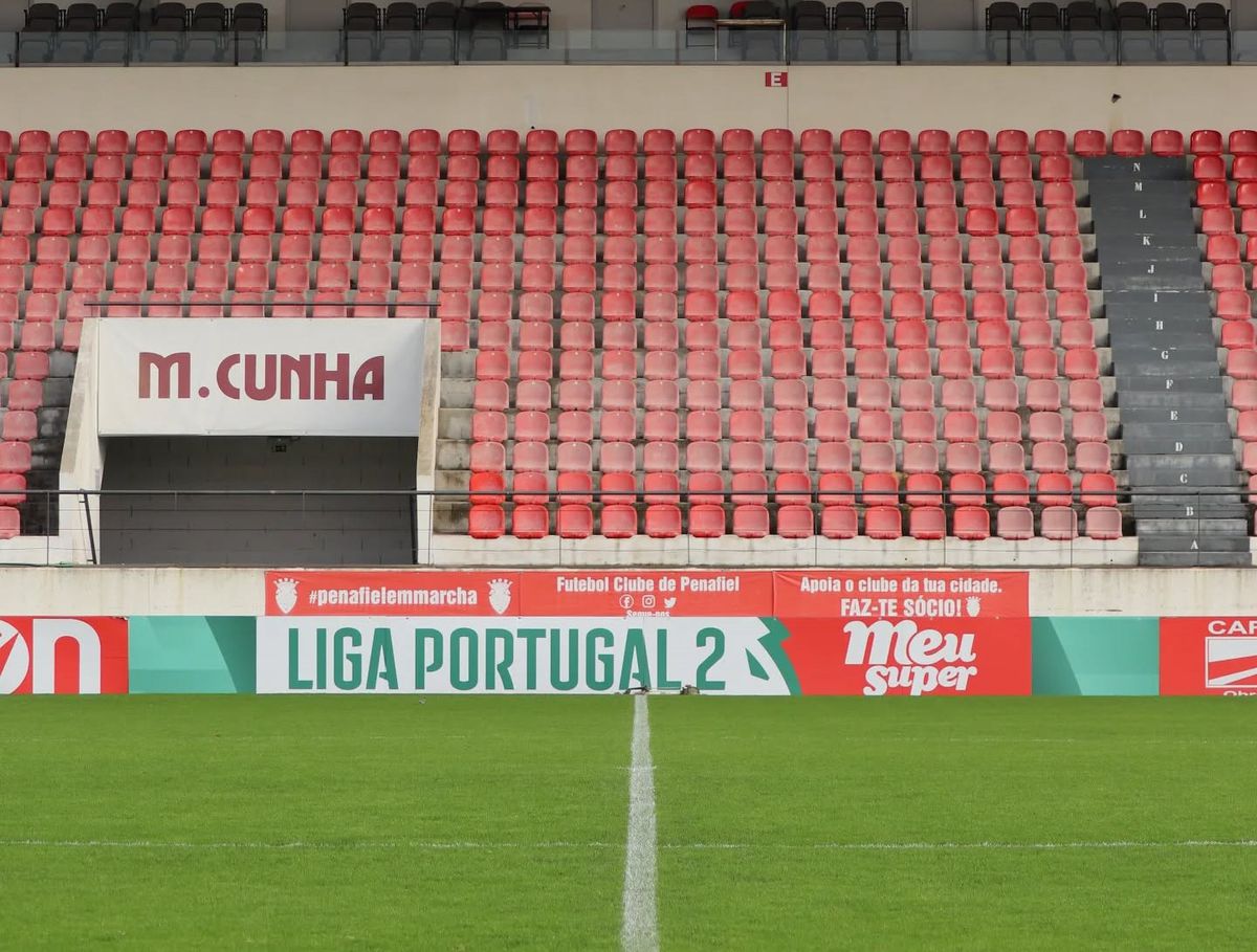 Painel atinge árbitro assistente e atrasa Penafiel – Alverca