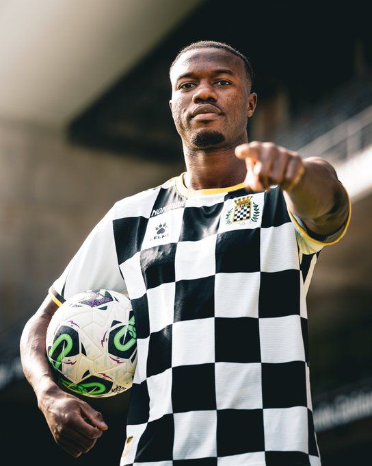 Boavista: Ariyibi e Moussa Koné lutam por uma vaga