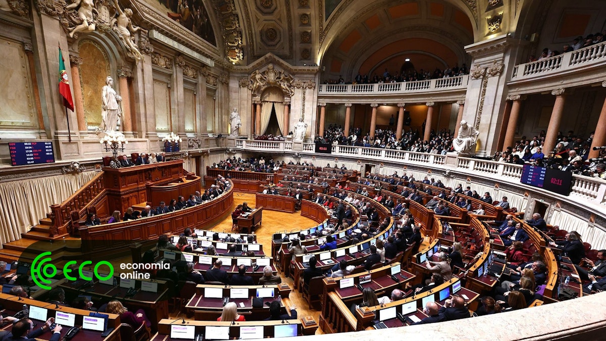 Assembleia da República dissolvida 10 vezes em 50 anos
