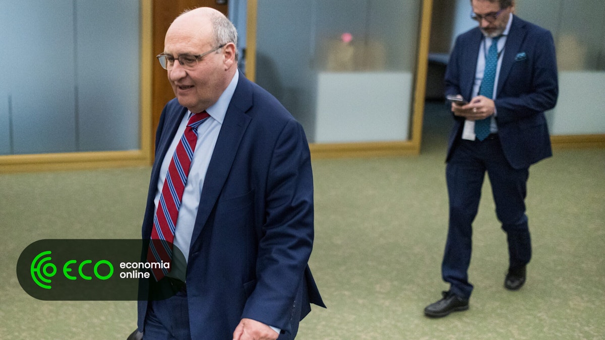 Vitorino diz que há médicos a trabalhar na agricultura por causa da “resistência corporativa”