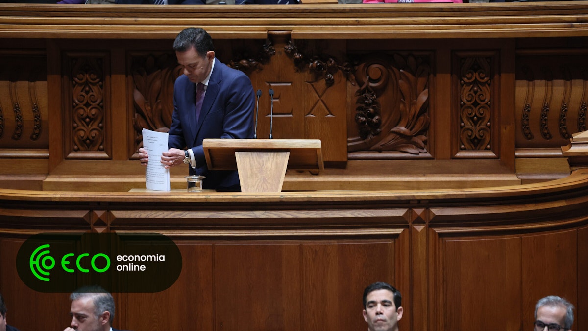 Governo de Montenegro pode ser o segundo da história democrática a ‘cair’ sem confiança