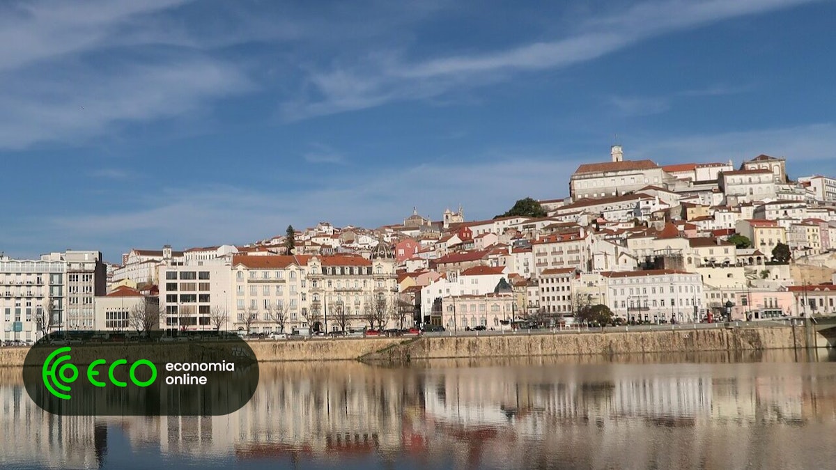 Câmara de Coimbra vai terminar atual acordo de exploração do aeródromo