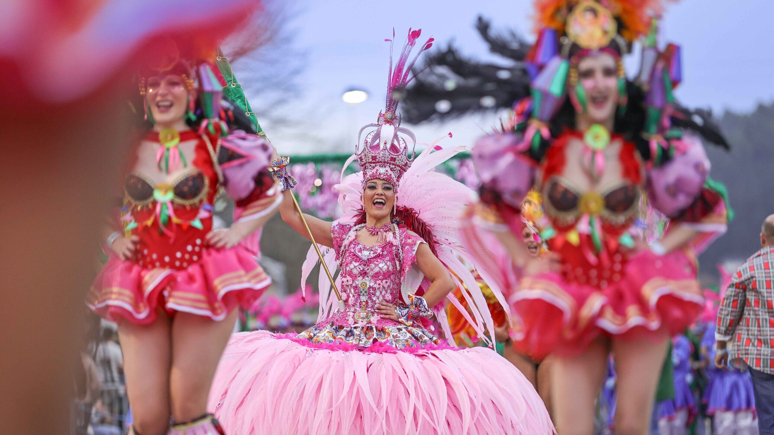Municípios aumentam gastos com Carnaval em ano de eleições autárquicas