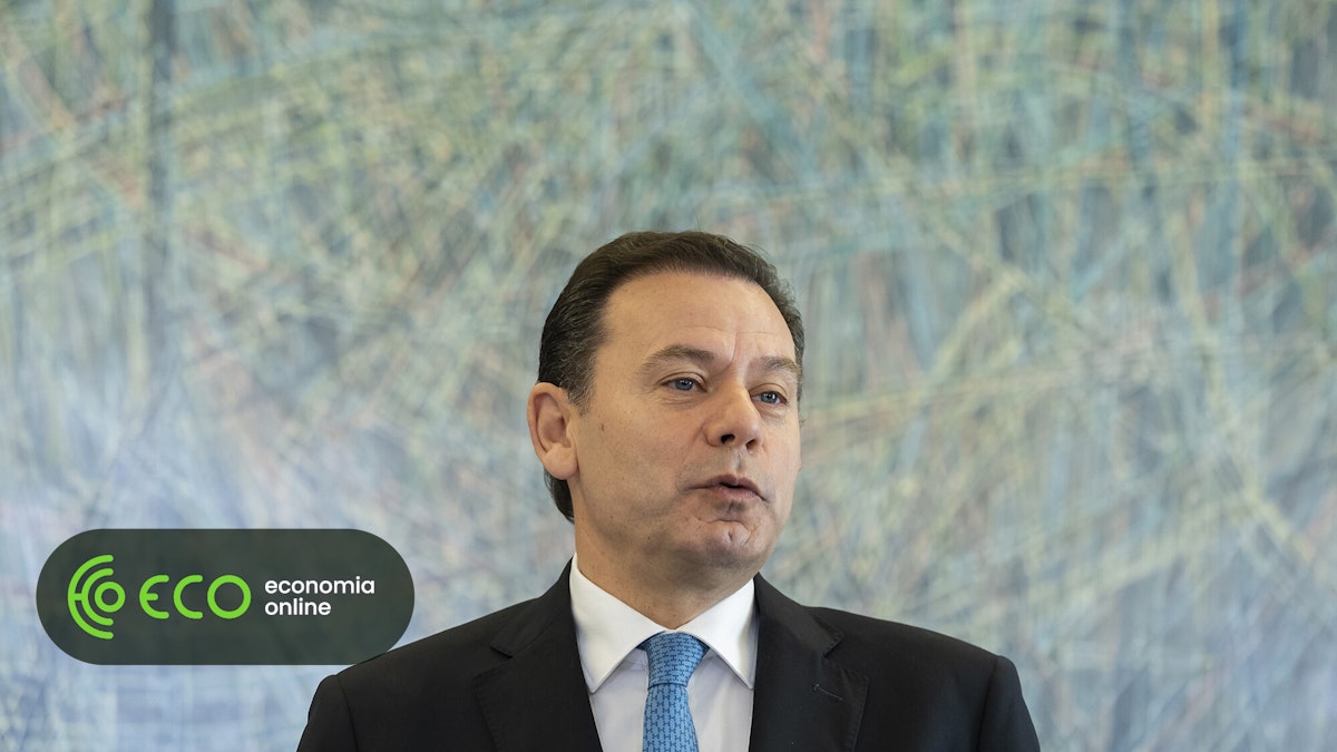 PS chumba moção de censura do PCP mas exige mais explicações a Montenegro