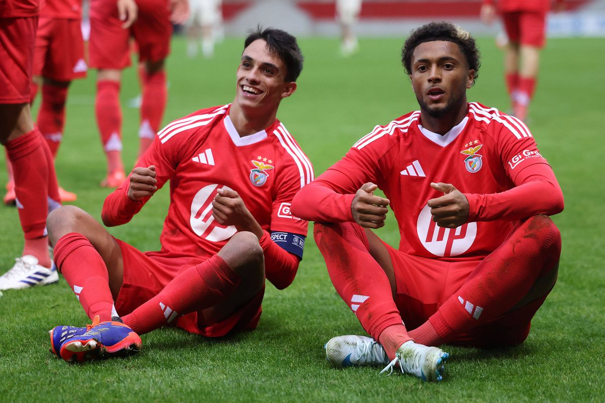 Benfica: 10 meninos debaixo de olho (fotogaleria)
