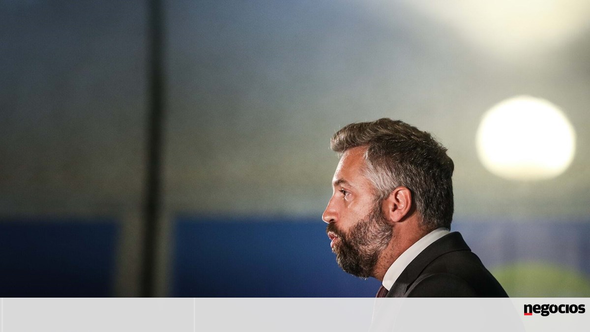 Pedro Nuno Santos acusa Montenegro de querer arrastar para lama o país – Economia