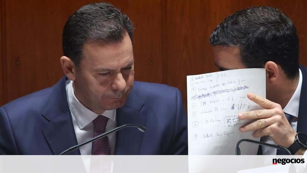 Moção de censura do PCP chumbada no Parlamento – Política