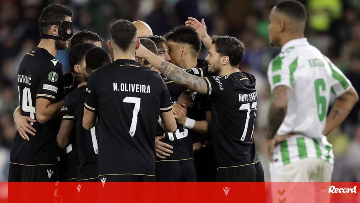 Tomás Händel e o empate com o Betis: «Para quem não nos conhecia agora passou a conhecer» – V. Guimarães
