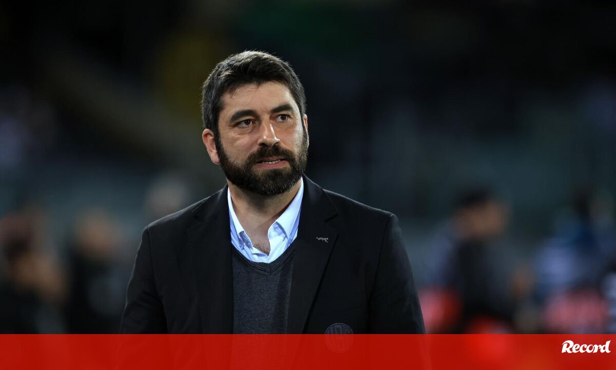 Luís Freire: «Não era assim tão fácil mudar o ‘chip’ e conseguir uma vitórias destas» – V. Guimarães