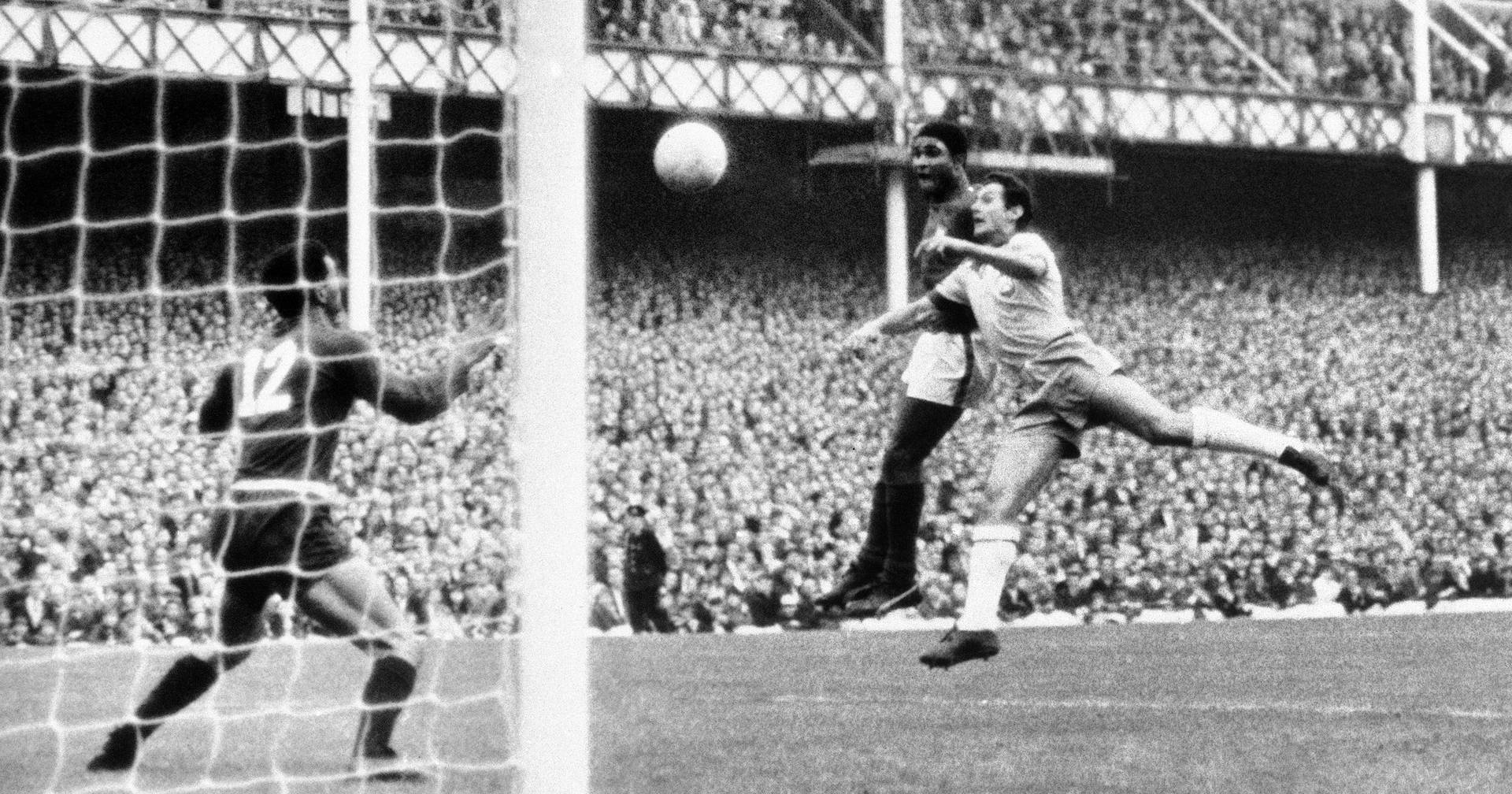 Morreu o ex-guarda-redes Manga, titular da seleção brasileira no Mundial de 1966