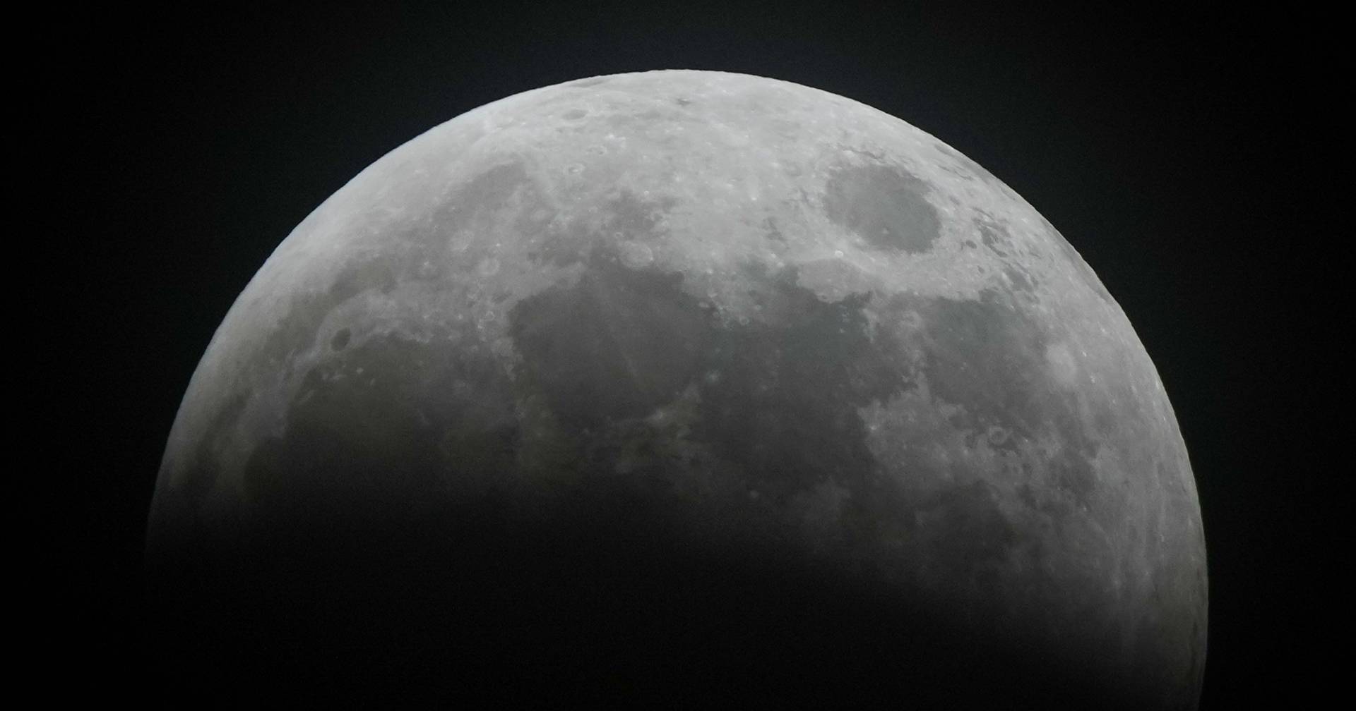 NASA confirma que vento solar pode produzir água na Lua