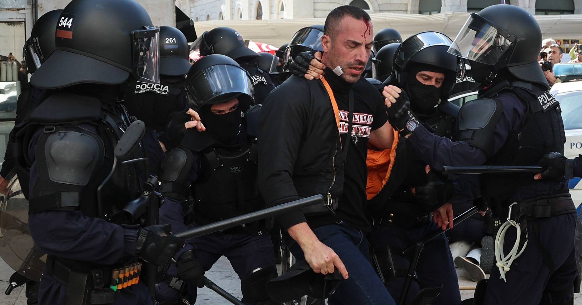 Suspenso guarda prisional detido em manifestação de extrema-direita no 25 de Abril