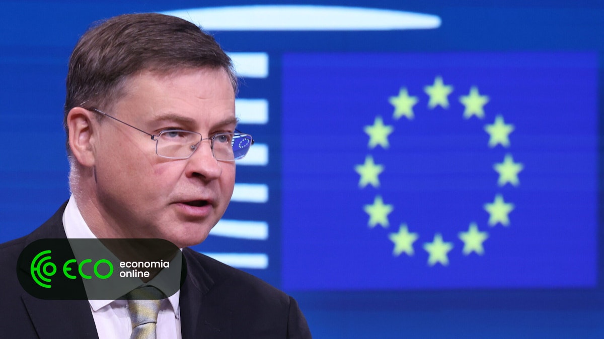 Bruxelas pede cautela orçamental na resposta às tarifas
