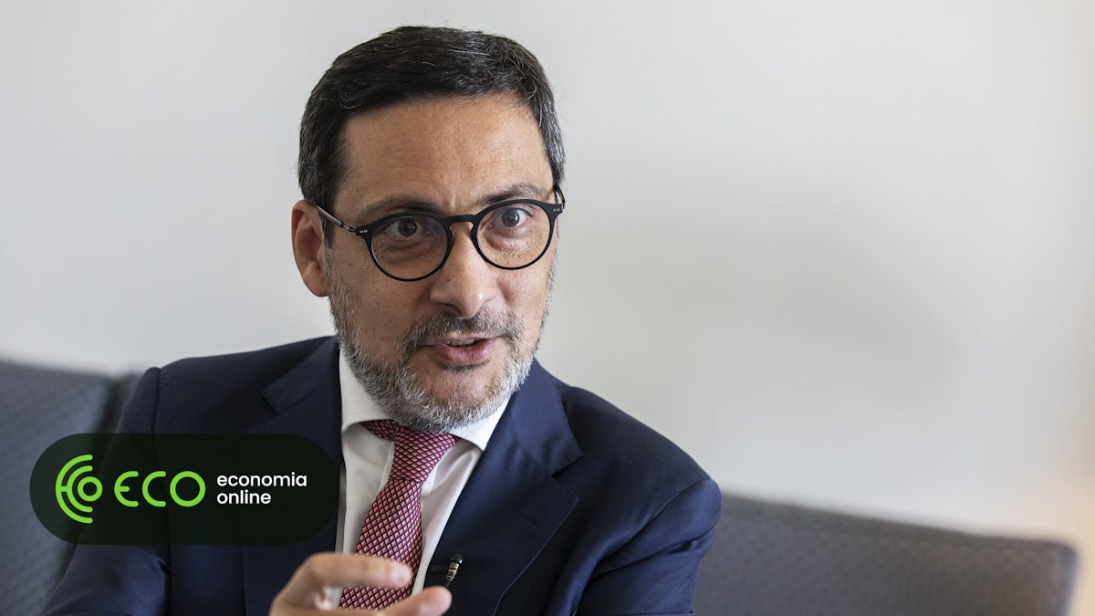 Programa eleitoral da AD “choca com a realidade”, diz PS