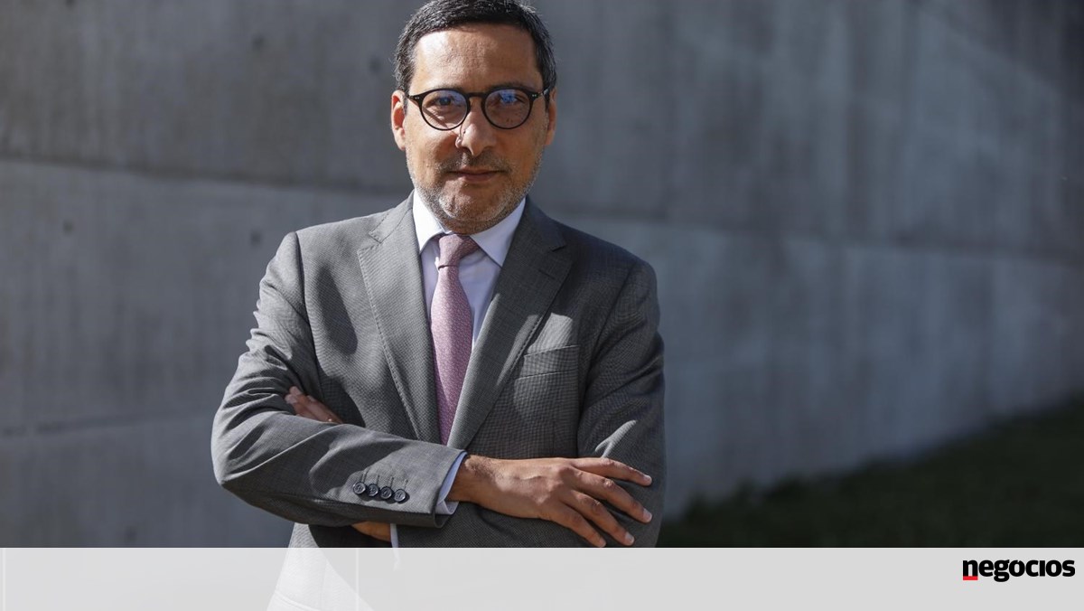 PS diz que programa da AD choca com a realidade e não é sério nem credível – Política