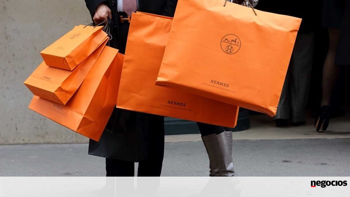 Hermès torna-se campeã do luxo nos mercados financeiros e destrona Louis Vuitton – Mercados