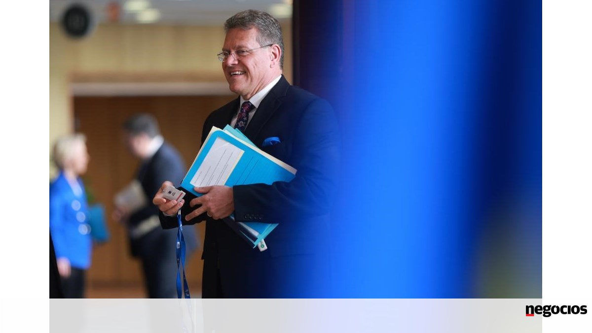 Negociações com EUA sem progressos deixam UE sem fé em volte-face nas tarifas – Economia