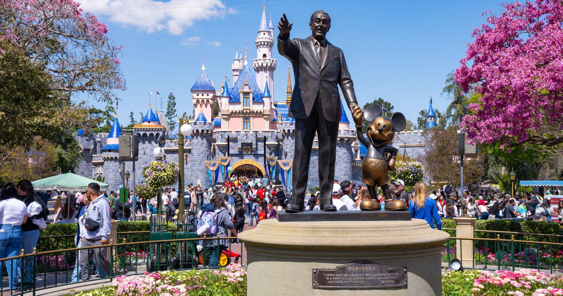 Disney anuncia construção do primeiro parque temático no Médio Oriente