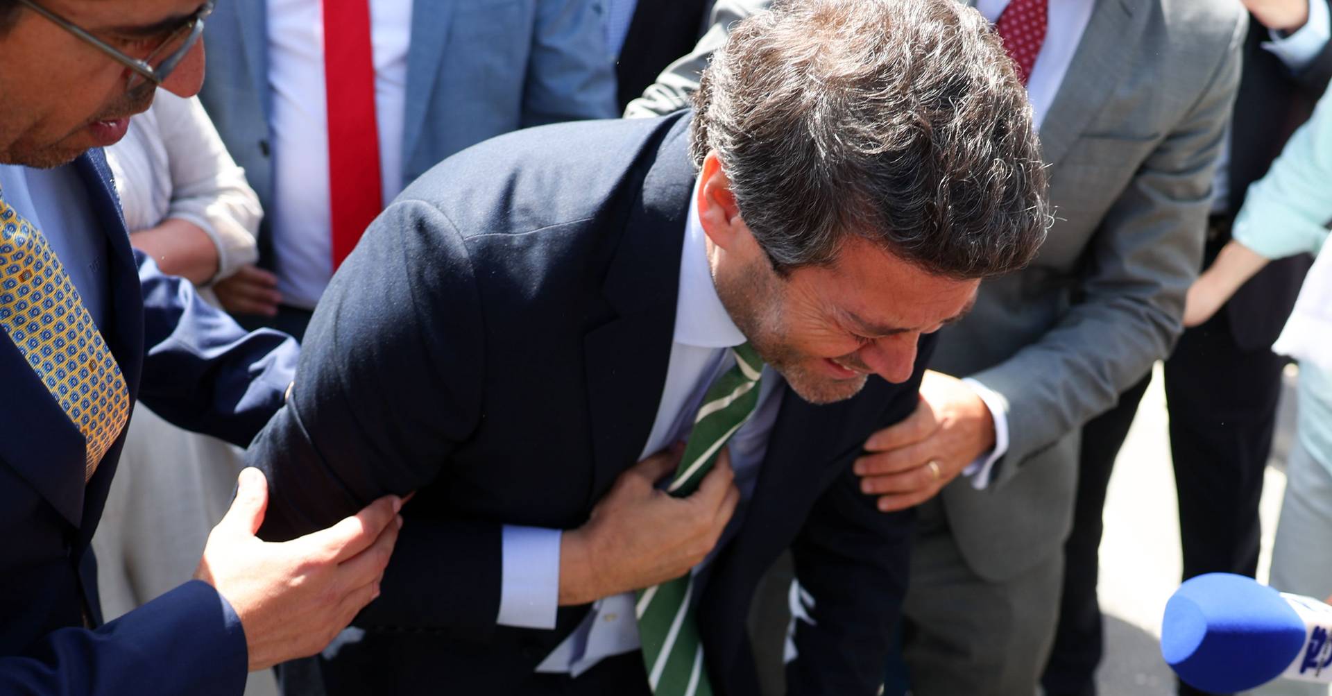 Veja o momento: André Ventura volta a sentir-se mal no regresso à campanha