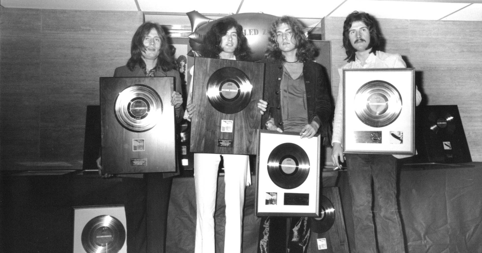 De ‘Whole Lotta Love’ a ‘Stairway to Heaven’: a história dos Led Zeppelin chega ao cinema nacionais