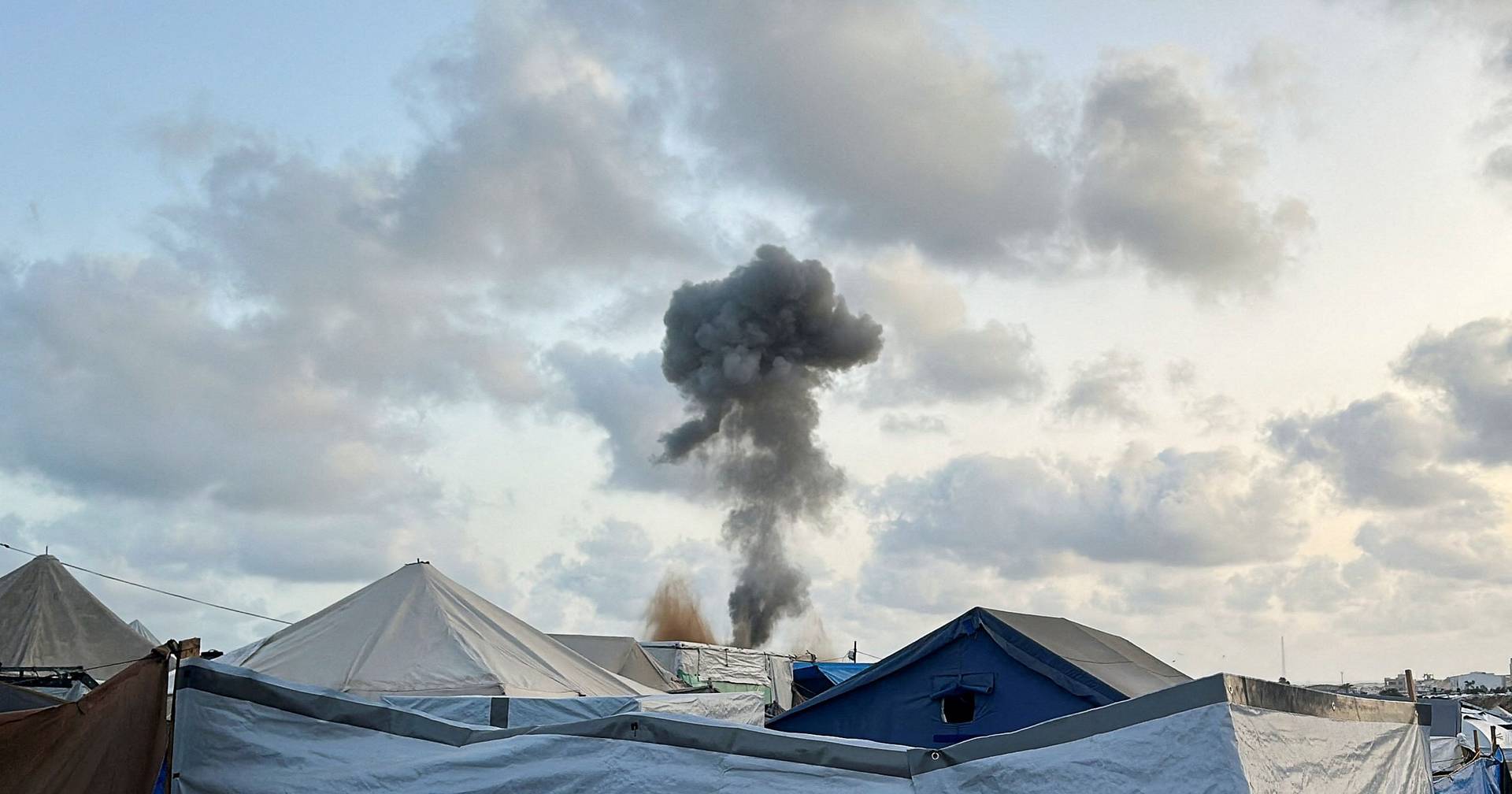 Pelo menos 50 palestinianos mortos em novos ataques israelitas na Faixa de Gaza