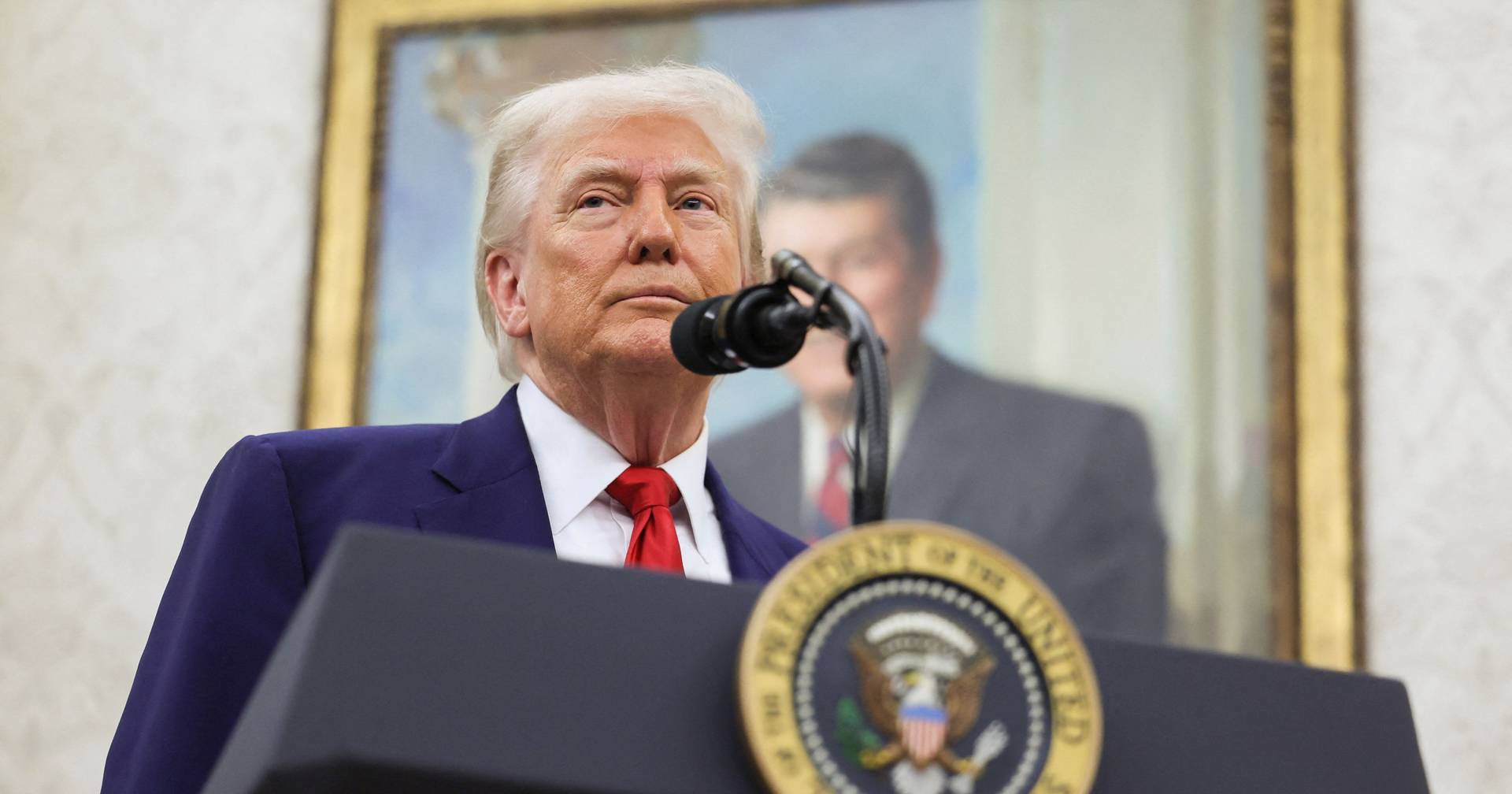Donald Trump alerta que Israel poderá atacar instalações nucleares do Irão