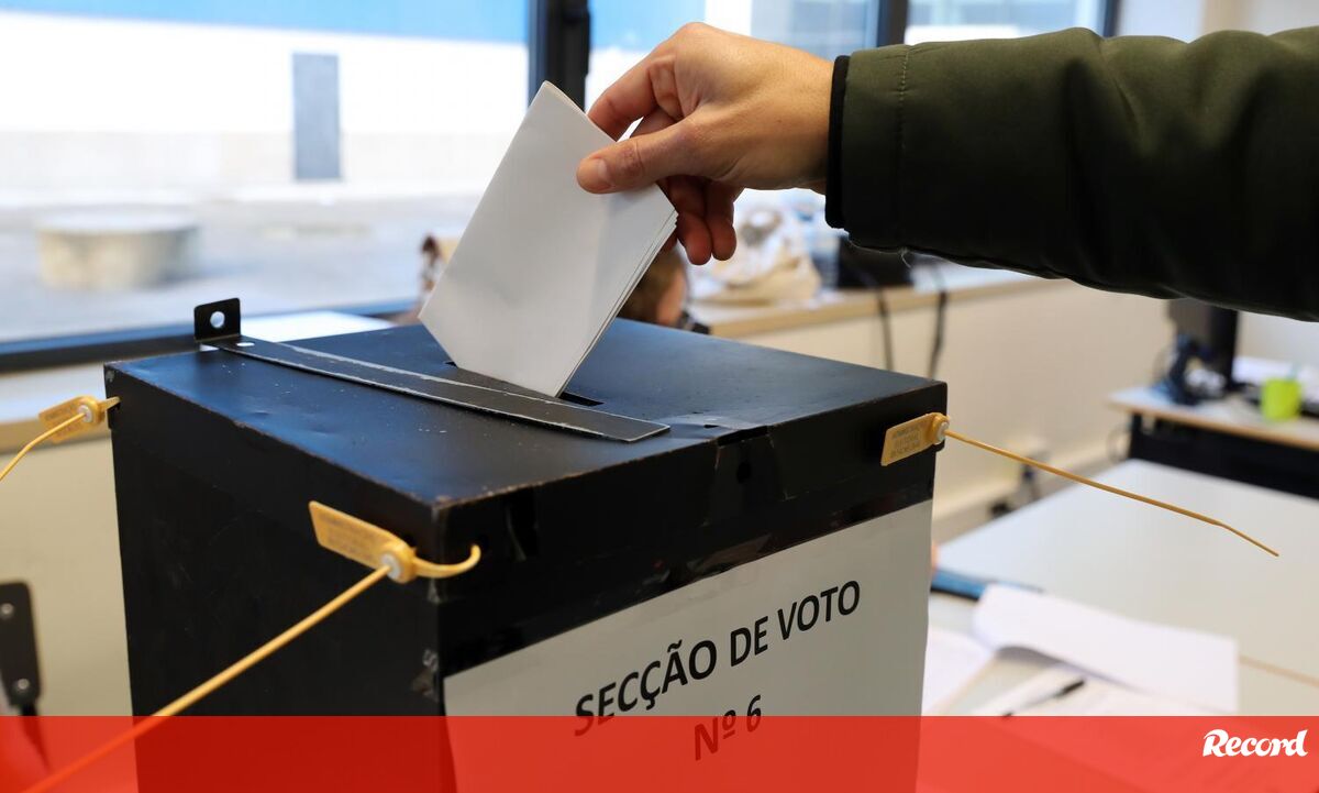 Eleições legislativas: abstenção alcança valor mais baixo em 30 anos – Fora de Campo