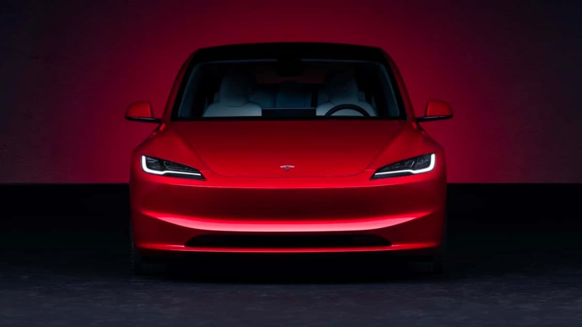 Portas do Tesla não abrem? Há uma “abertura de emergência”