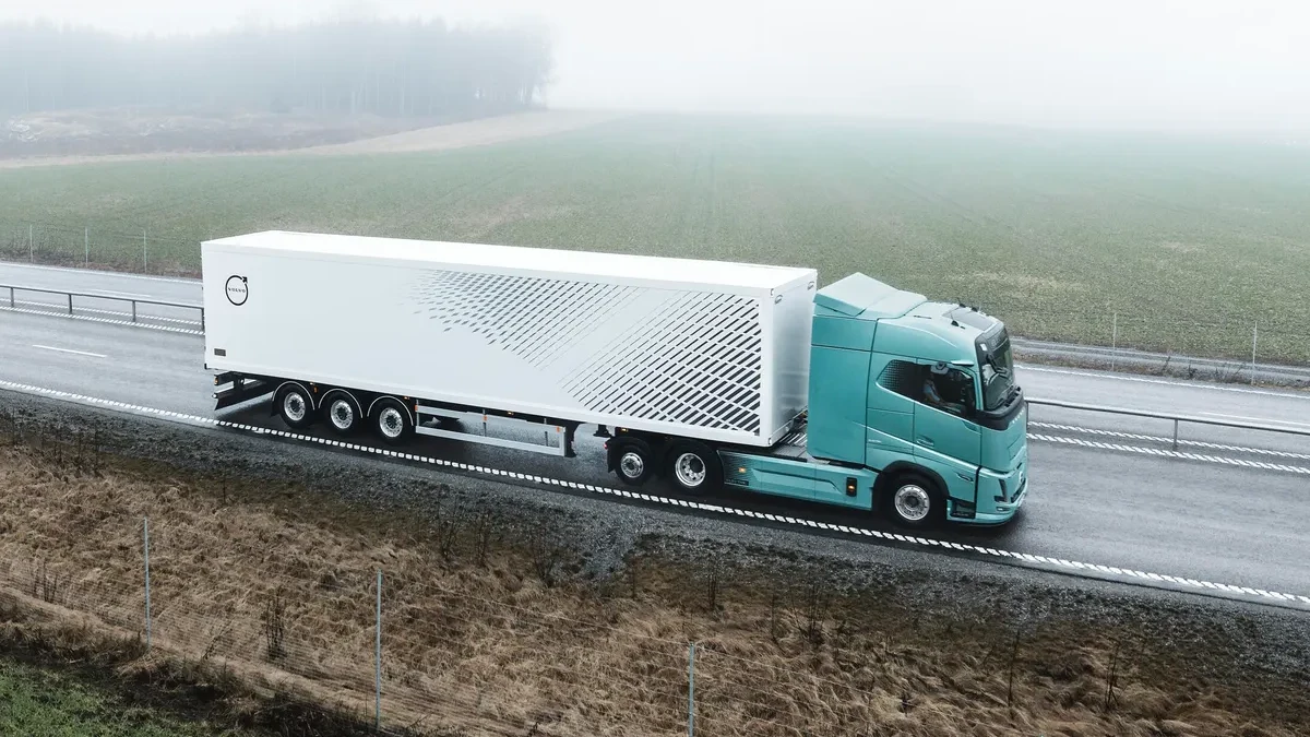 Novo camião elétrico da Volvo tem 8 baterias e carregamento ultrarrápido