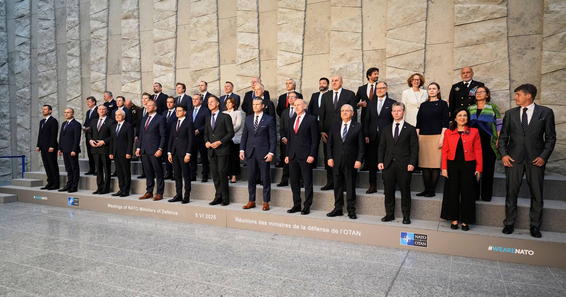 NATO prepara-se para aceitar nova meta de 5% do PIB em investimento em defesa