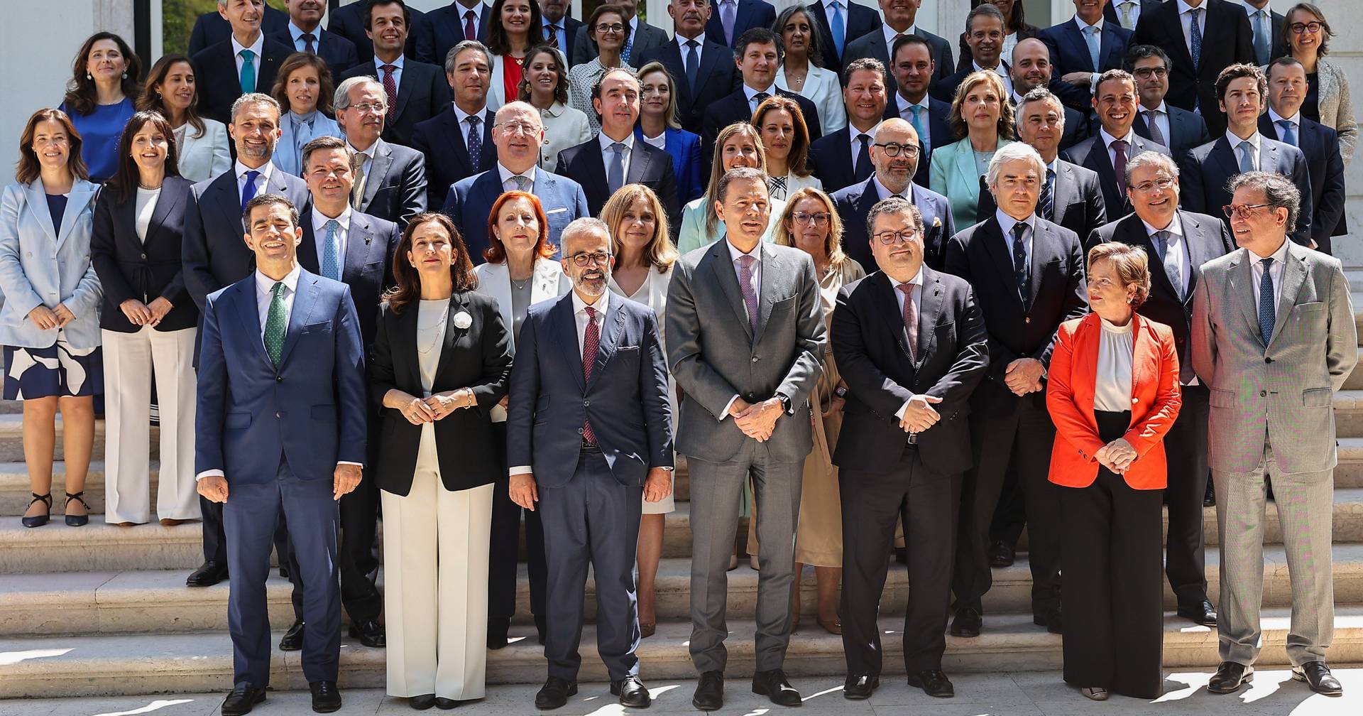 Novo Governo já tirou a habitual foto de família