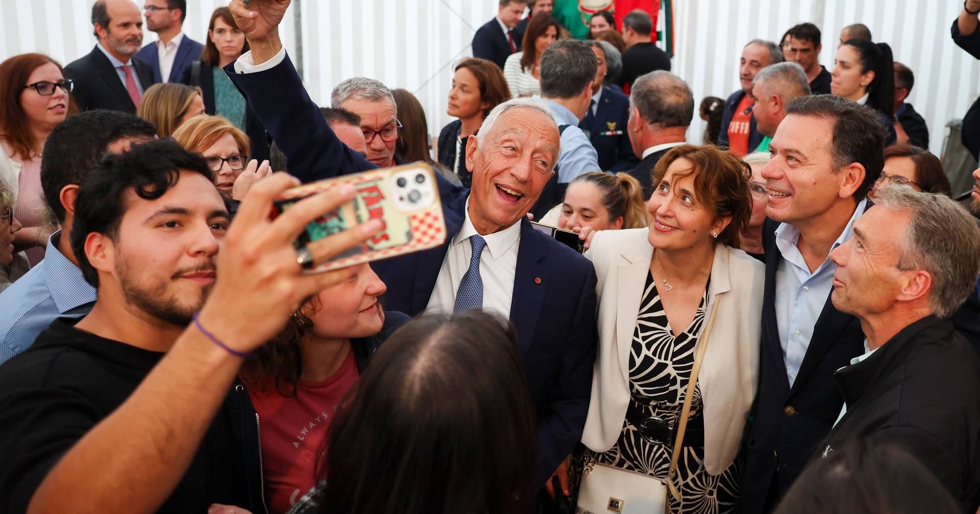 Marcelo diz que clima político em Portugal está “diferente” e vê “sinais positivos”