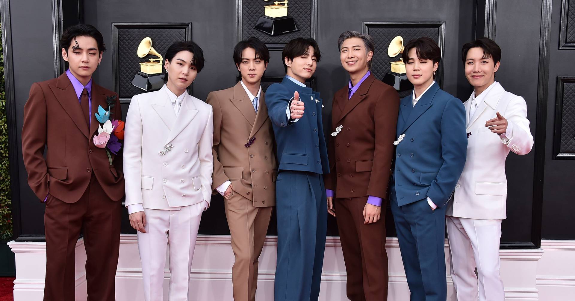 Regresso dos BTS está para breve? Membros da banda sobem juntos ao palco e prometem novidades aos fãs