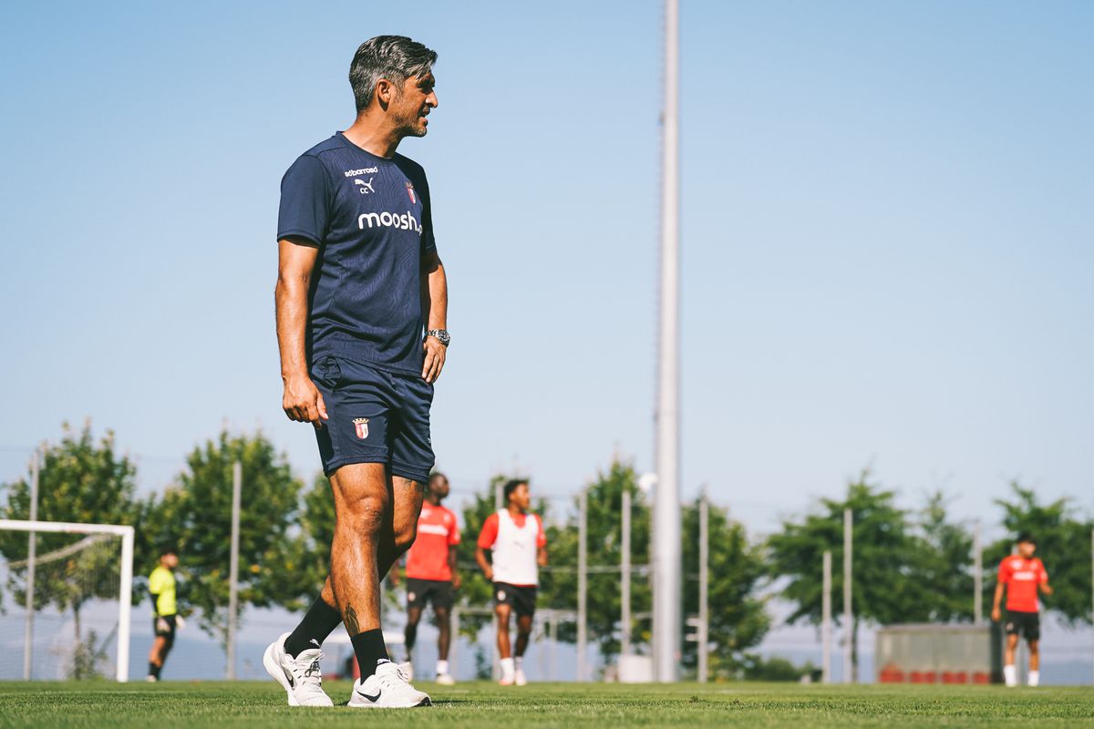 Entrevista A Bola «Era um sonho jogar por Portugal numa grande competição»