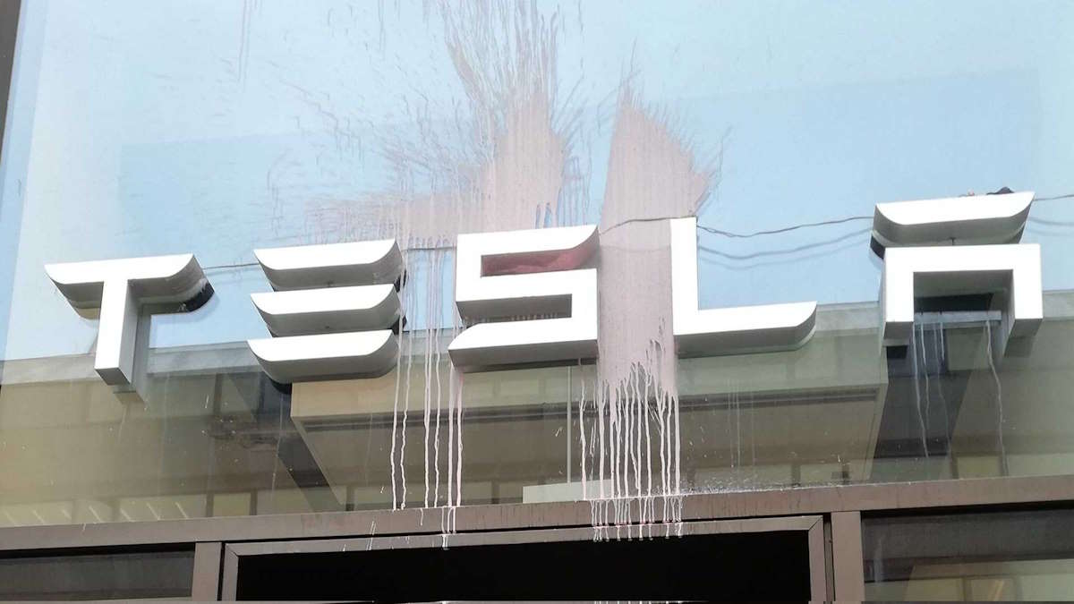 Tesla quer impedir que dados sobre acidentes com veículos autónomos se tornem públicos
