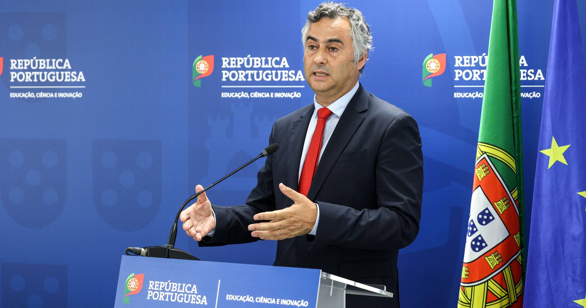 Obras urgentes em 28 escolas vão custar 6 milhões de euros ao Governo
