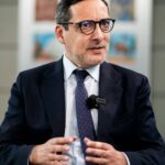 Homem vive com jacaré há 30 anos: “Enquanto as outras crianças brincavam com ursinhos, eu estava sempre com Meyer”