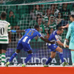 Relações abusivas na adolescência, recrutamento para a guerra à força e uma cadela com um talento especial