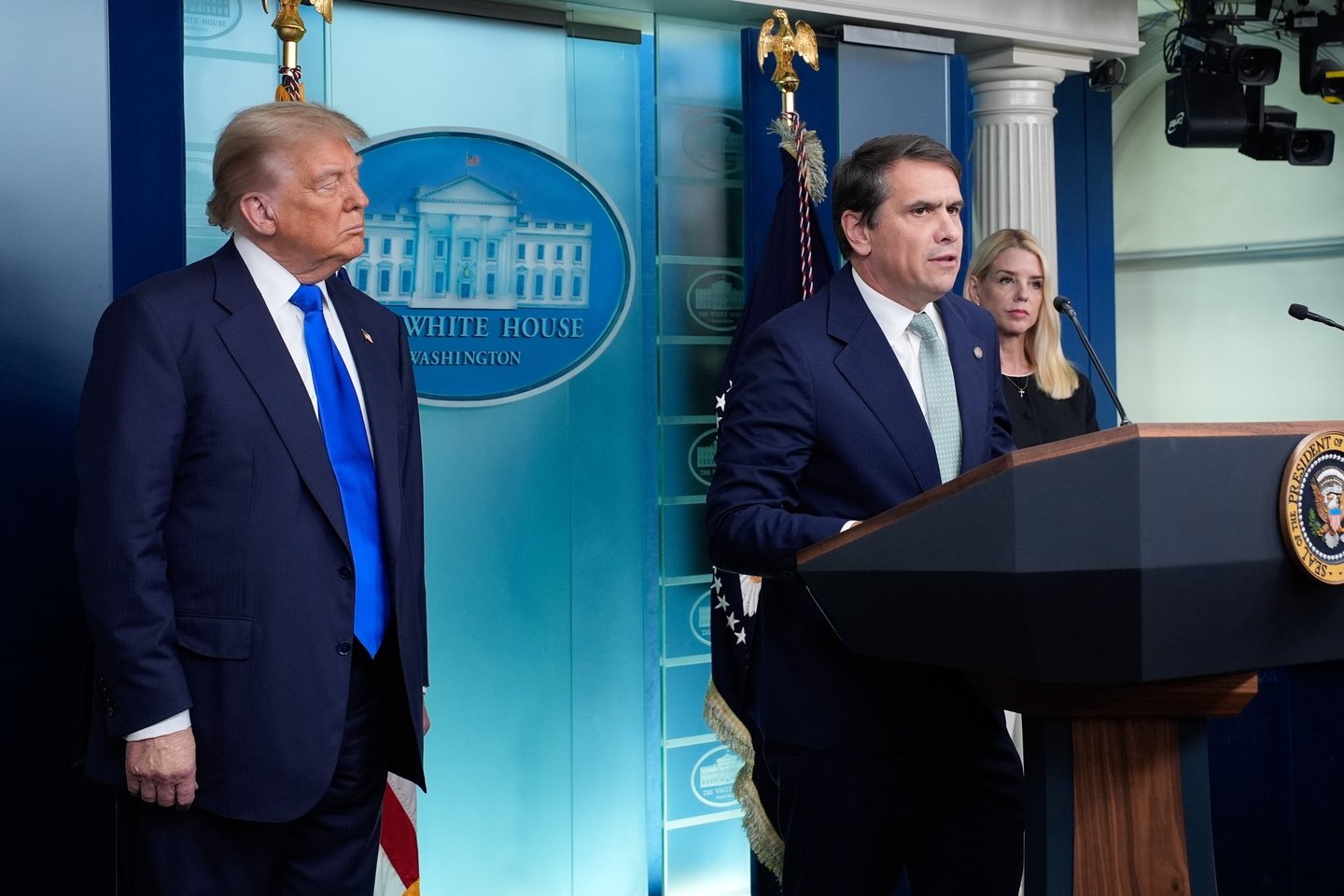 Epstein. Remoção de ficheiros “não tem nada a ver” com Trump